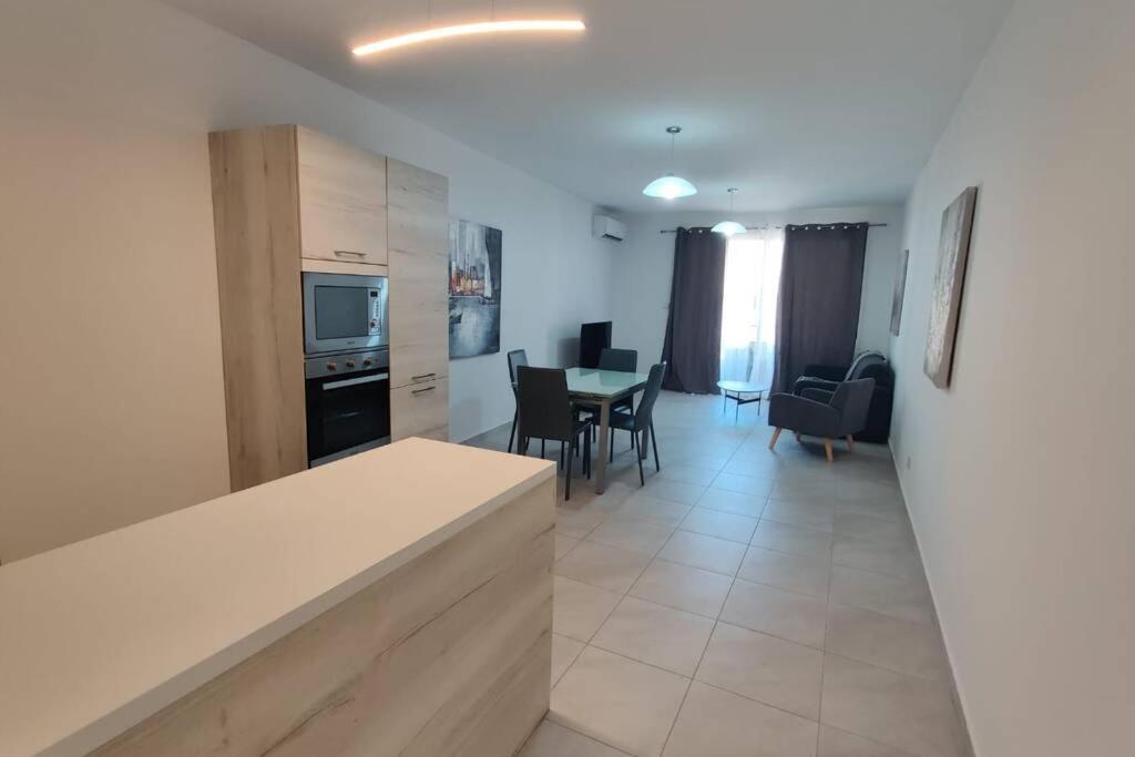 Brand New 3 Bedroom Apartment Close To The Sea Gzira Eksteriør billede